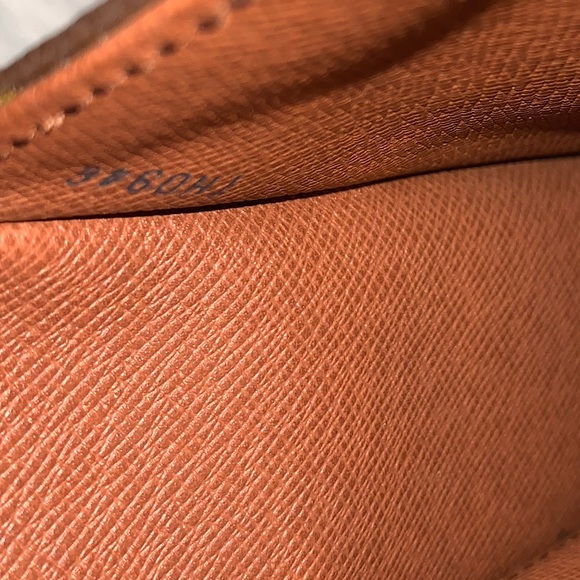 AUTHENTIC VINTAGE LOUIS VUITTON ST CLOUD GM - Picture 6 of 7